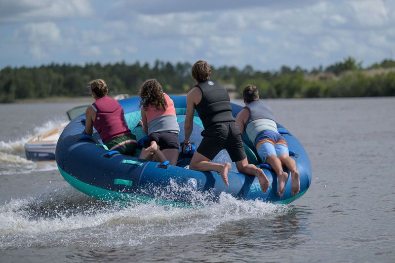 Radar Orbit 4 Person Tube