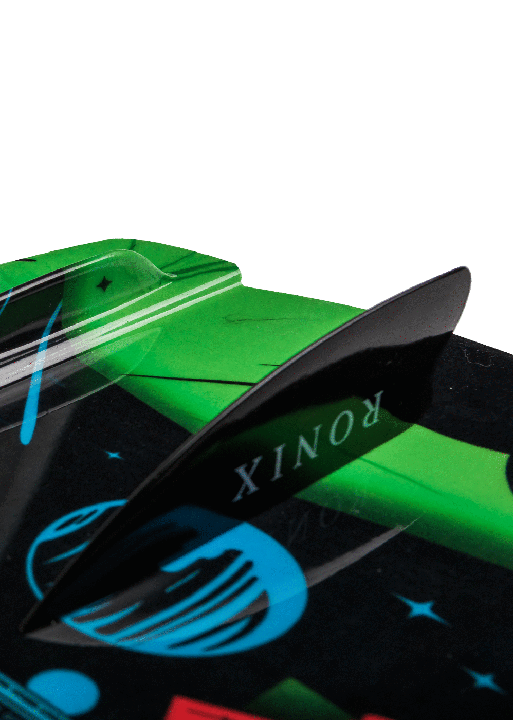 Ronix Vision kids wakeboard asymmetric toe-side and heel-side rail design