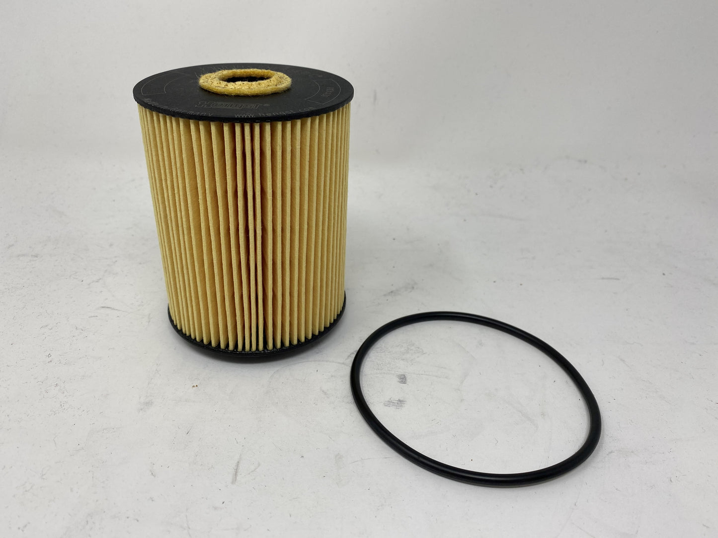Hengst E1001H Oil Filter Cartridge for Malibu M5, M6 & LT4 Engine