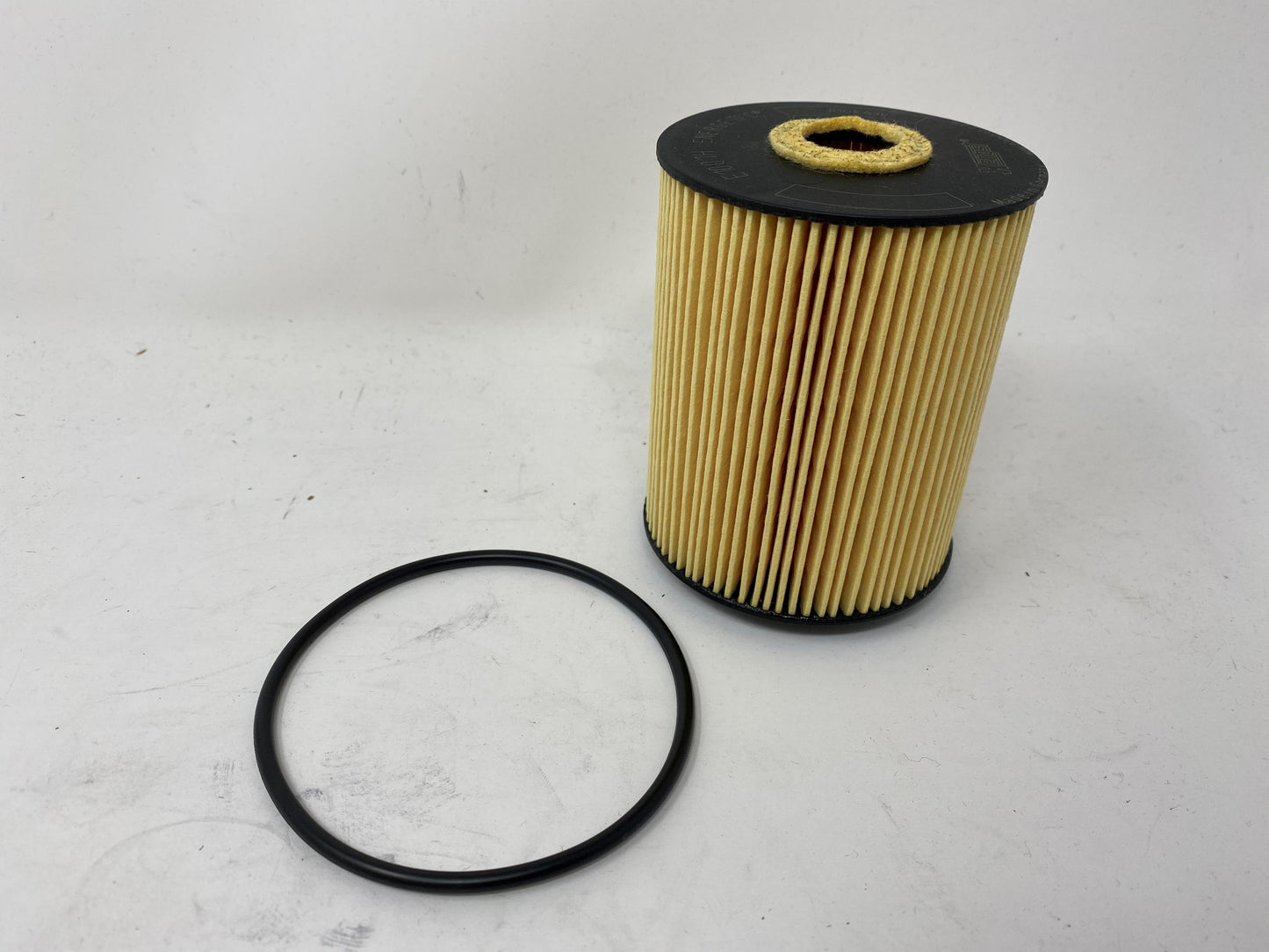 Hengst E1001H Oil Filter Cartridge for Malibu M5, M6 & LT4 Engine