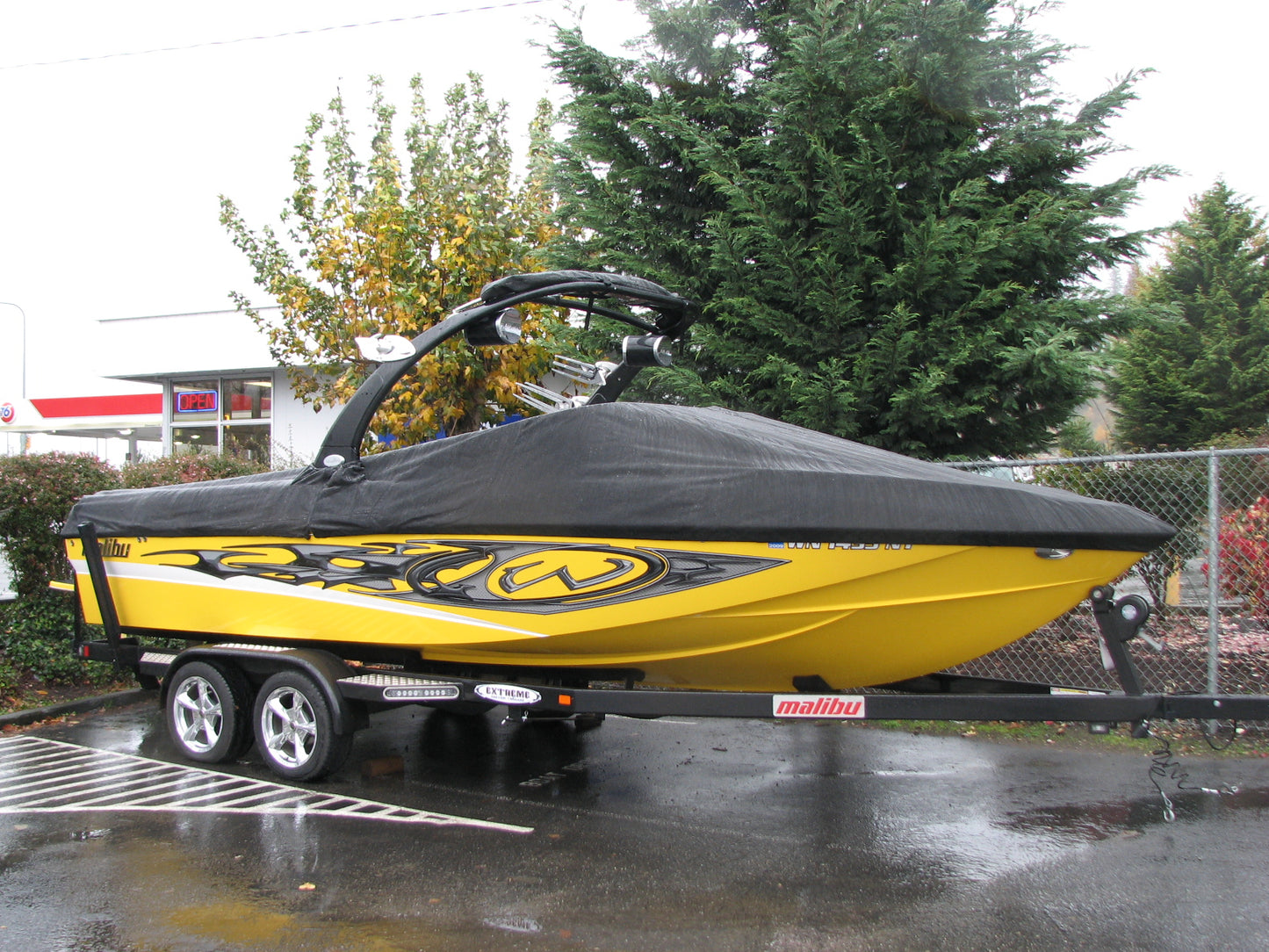 Bakes Custom Fitted Sunbrella Boat Cover for Malibu Boats