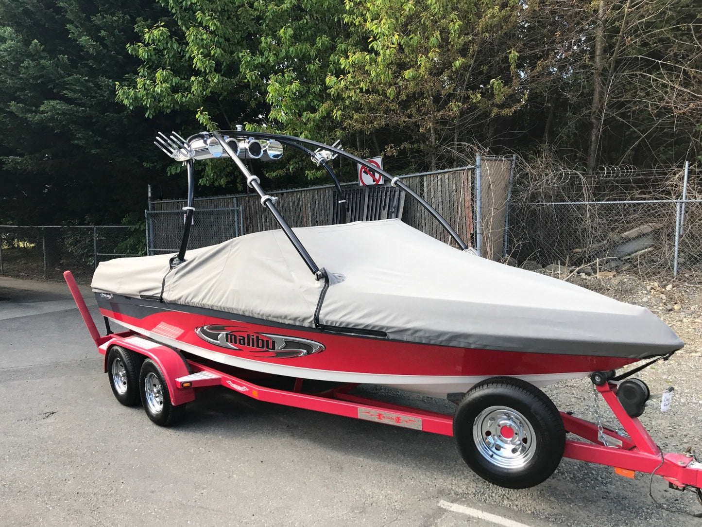 Bakes Custom Fitted Sunbrella Boat Cover for Malibu Boats