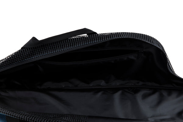 Oversized binding compartment on Radar slalom waterski bag
