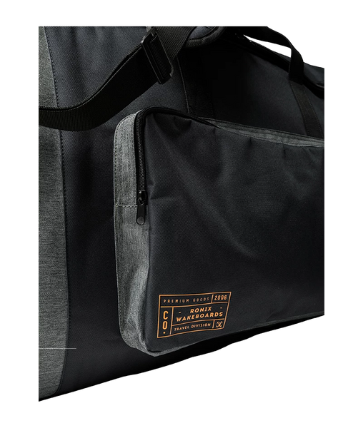 External zippered storage pocket on Ronix Battalion board case