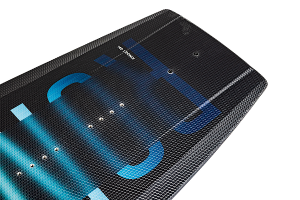 Ronix Vault wakeboard toe-side rail and molded-in fin design